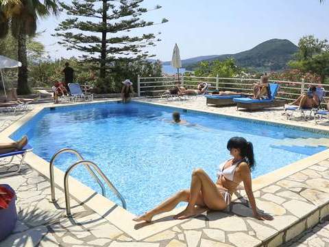 Free Kilo Clips presents: Public! stranger fucks me in the middle of the hotel pool!