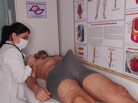 Free Kilo Clips presents: Patient's erection right in front of the nurse