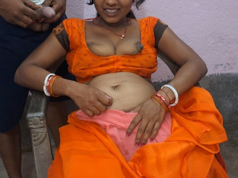 Free Kilo Clips presents: Indian desi girls sax